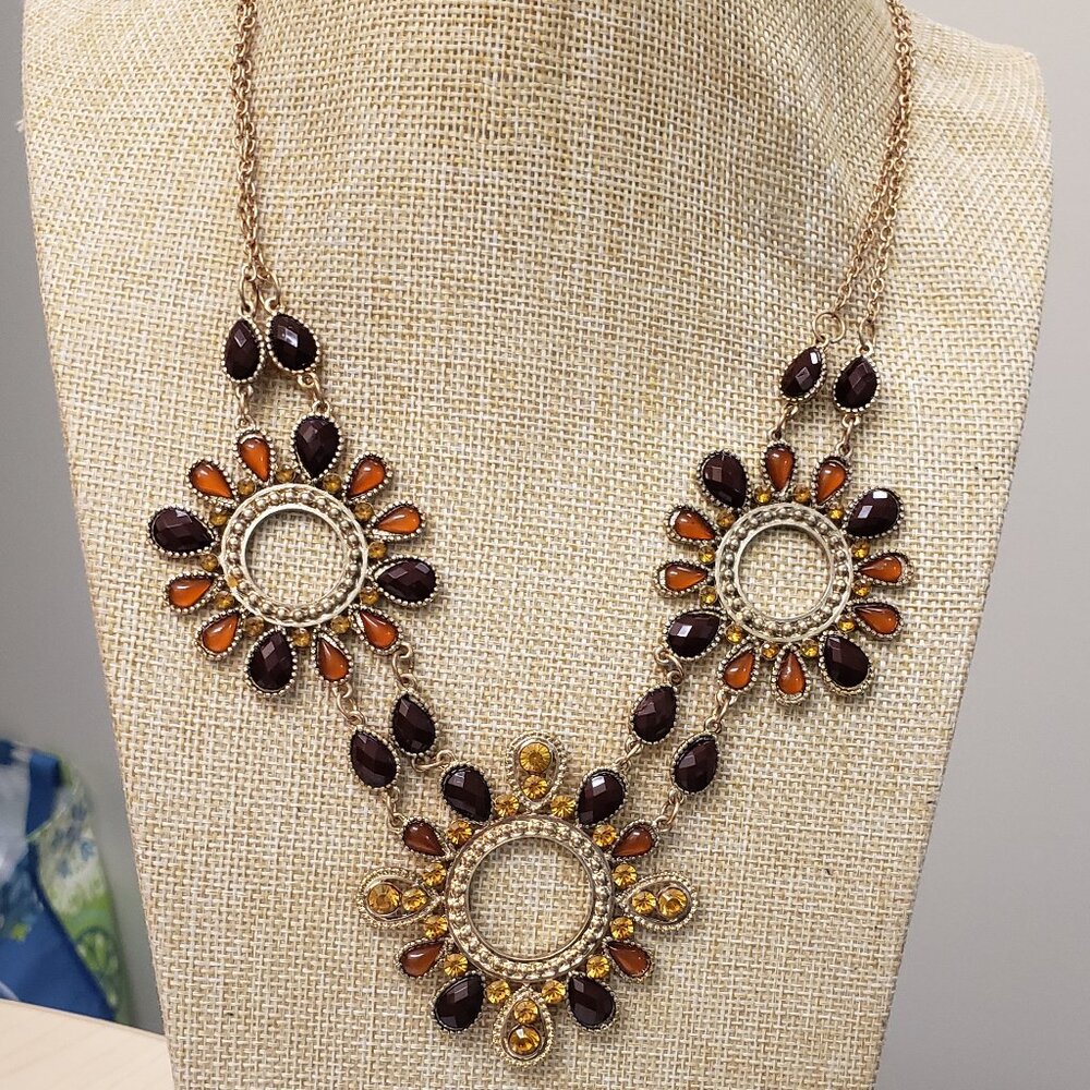 Studio S, NWT, gold tone large open flower rhinestone statement necklace